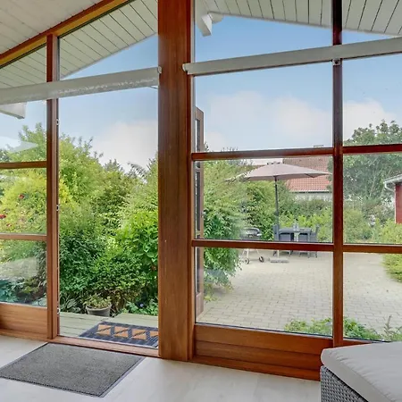 Gorgeous In With Kitchen Semesterbostad *