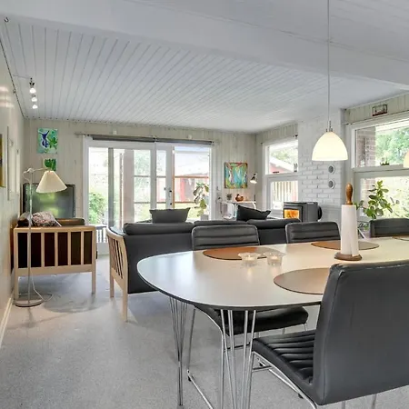Gorgeous In With Kitchen Semesterbostad *