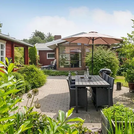 Semesterbostad Gorgeous In With Kitchen Nordenbro Vesteregn